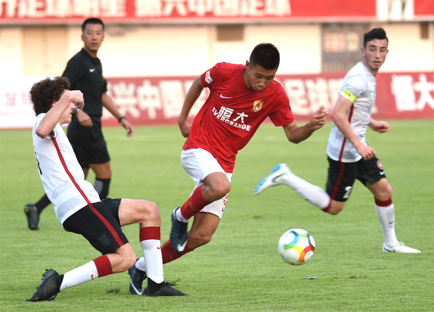 冲刺阶段浙江稠州调整名单以备亚冠，单刀错失环节打磨，话题不断，年轻球员得到机会(大乐透只争朝夕的专栏成绩)-开云网站