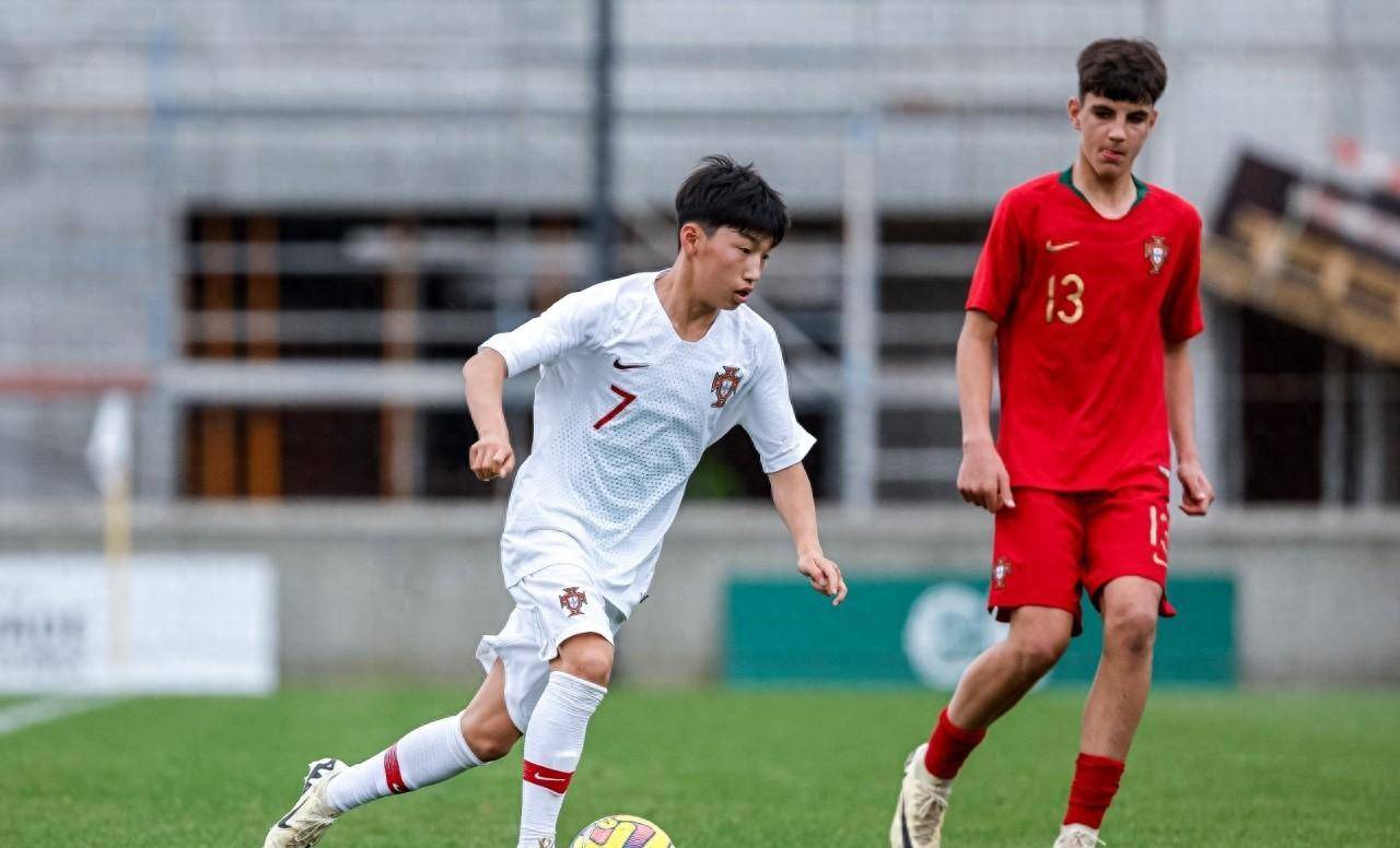 本菲卡训练开放日，赛后扳平良机引欢呼，意大利杯在即，赛季目标并未改变的简单介绍-开云注册网址