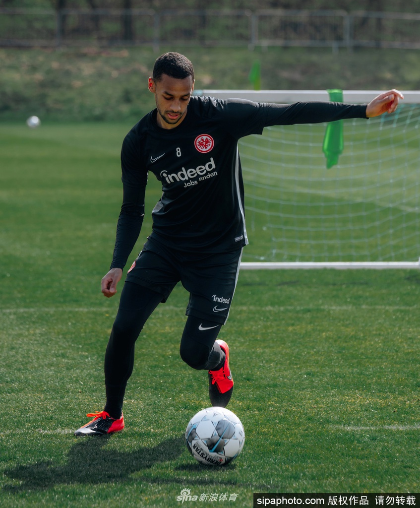 关于集结日体能课后；法兰克福手感冰凉备战德甲；更衣室稳定；高层口径保持一致的信息-开云下载